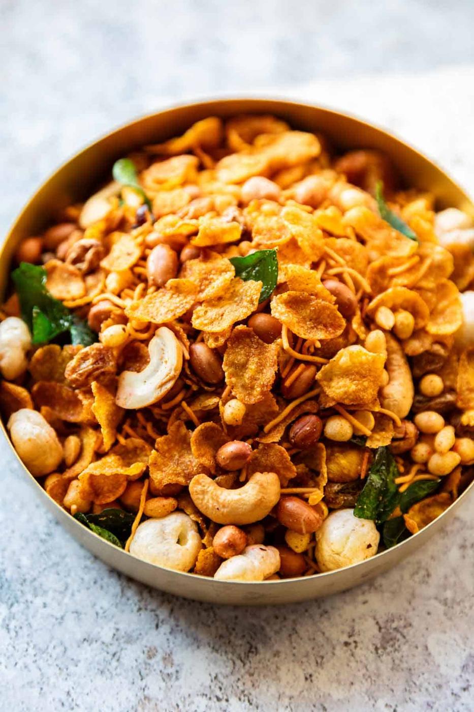 Air Fryer Cornflakes Chivda (Trail Mix)