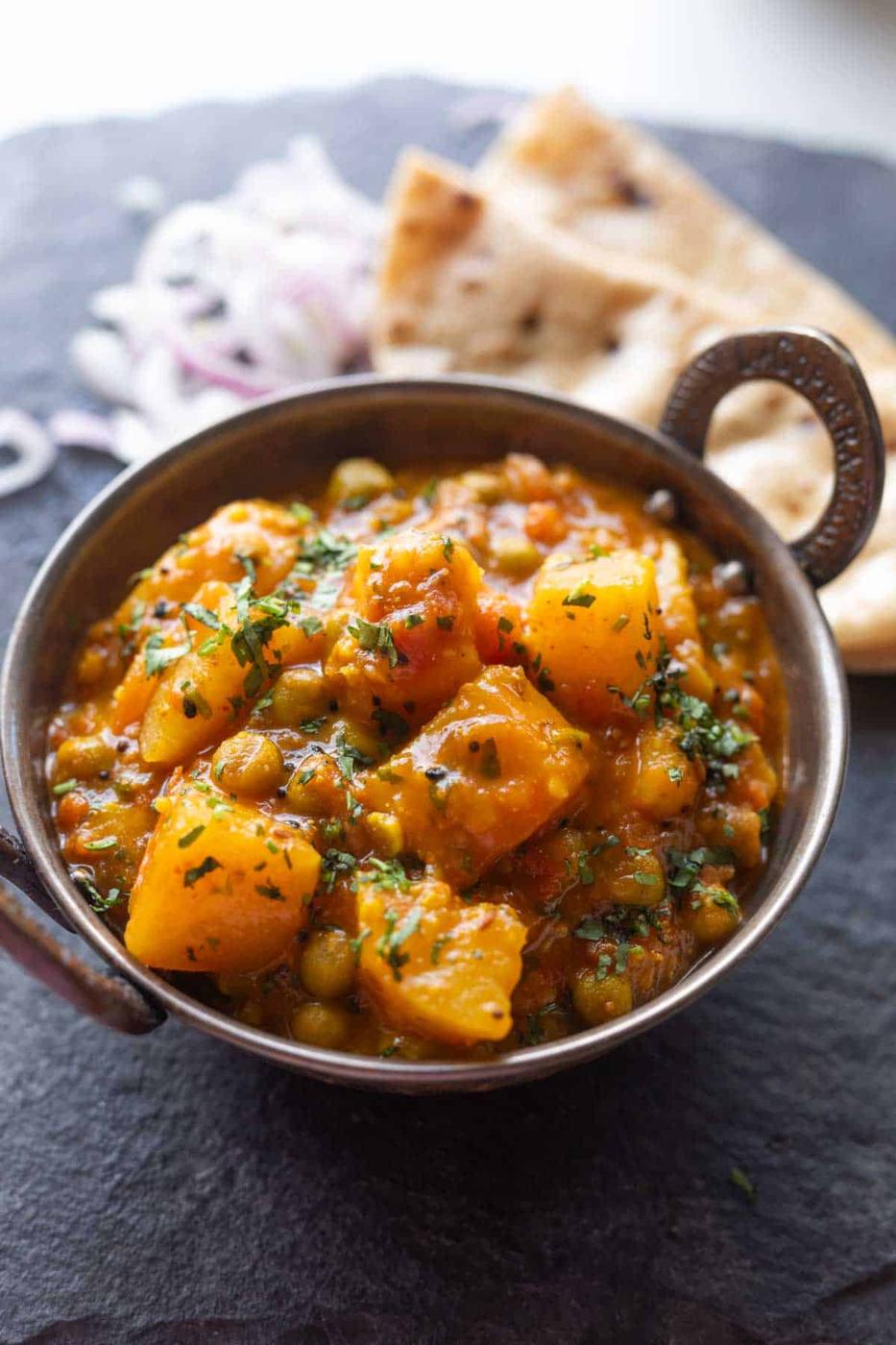 Aloo Matar | Potato Peas Curry