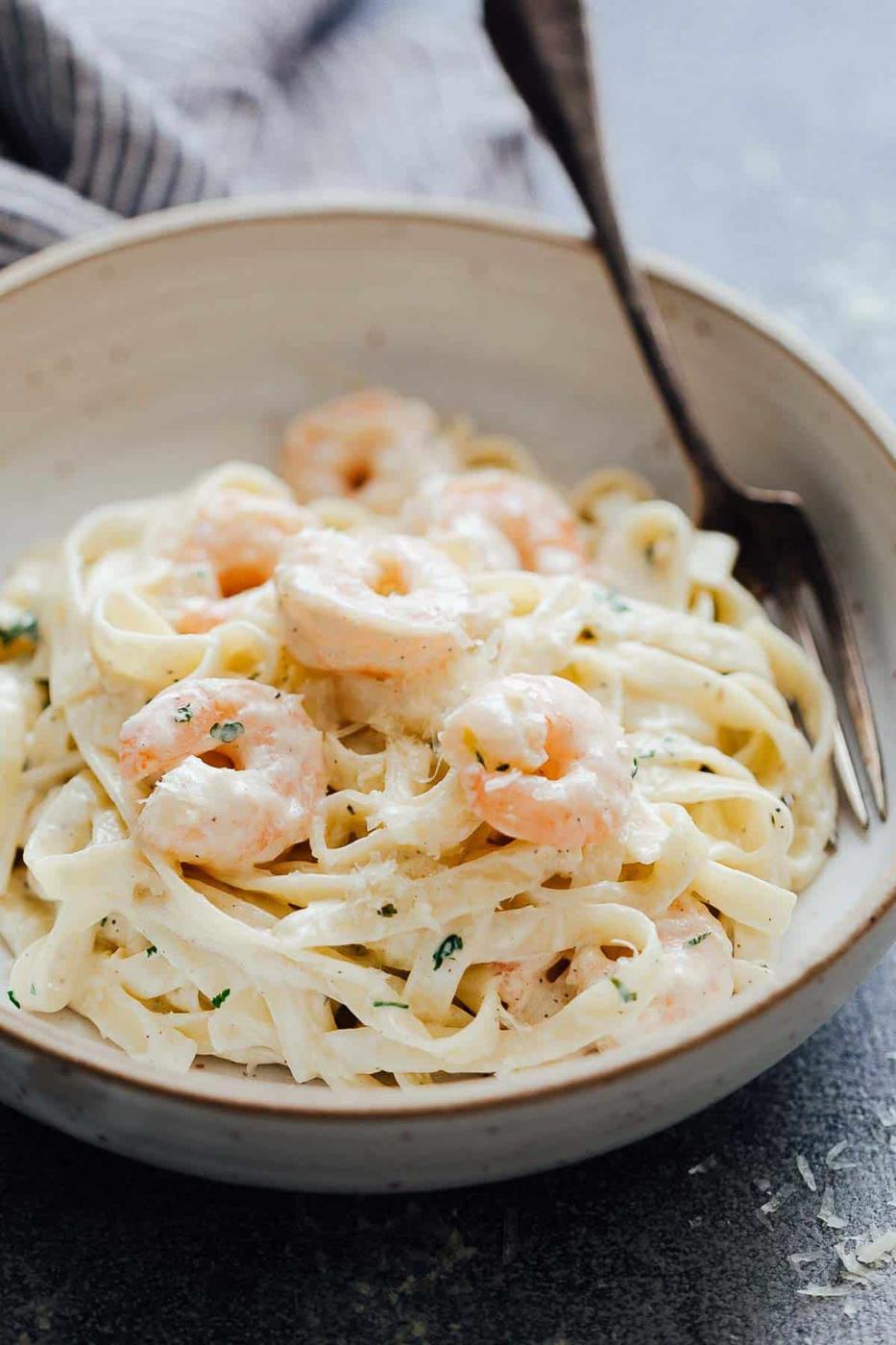 Creamy prawn scampi pasta in a bowl