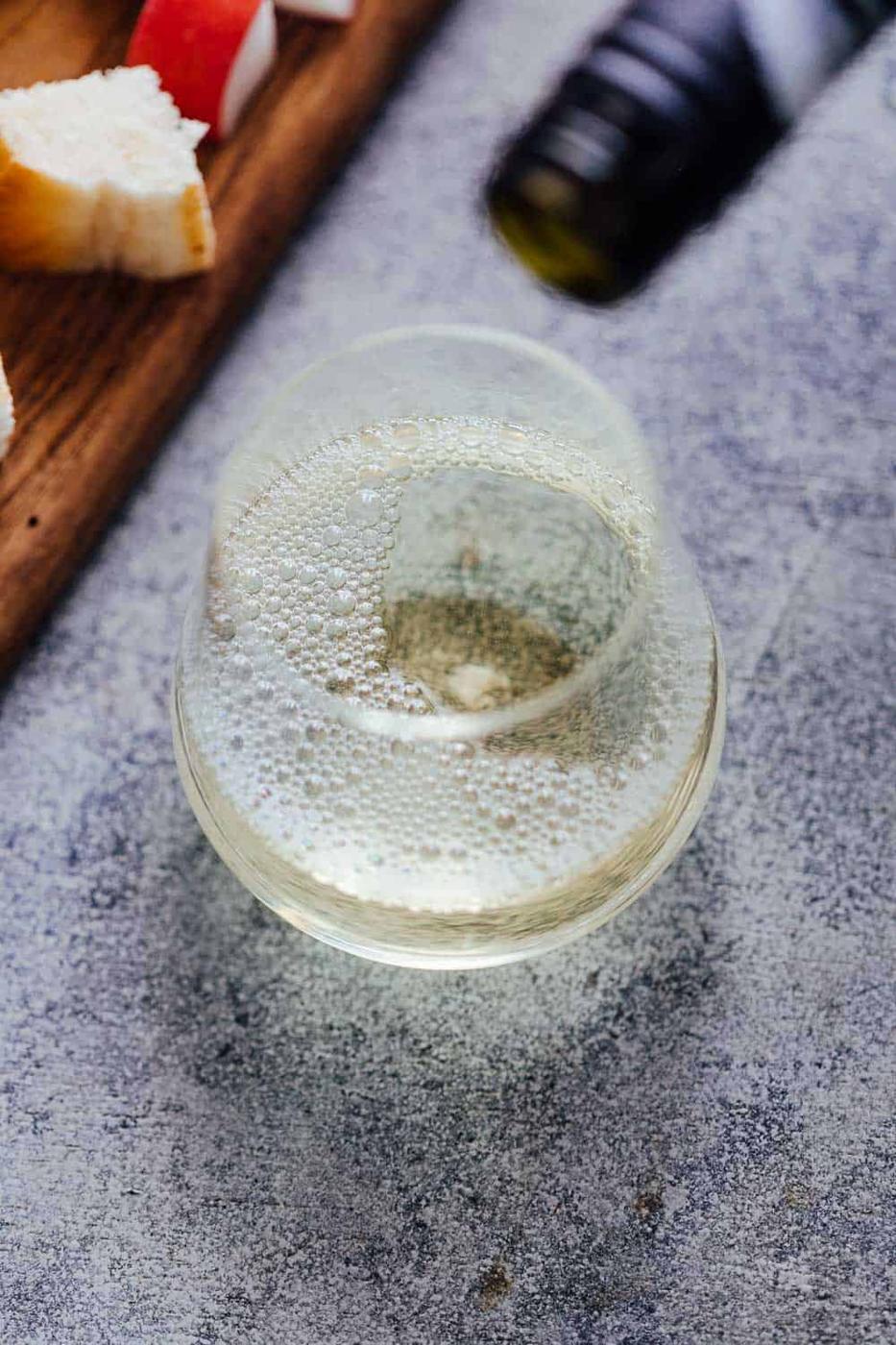 Serve up Easy cheese fondue with White Wine