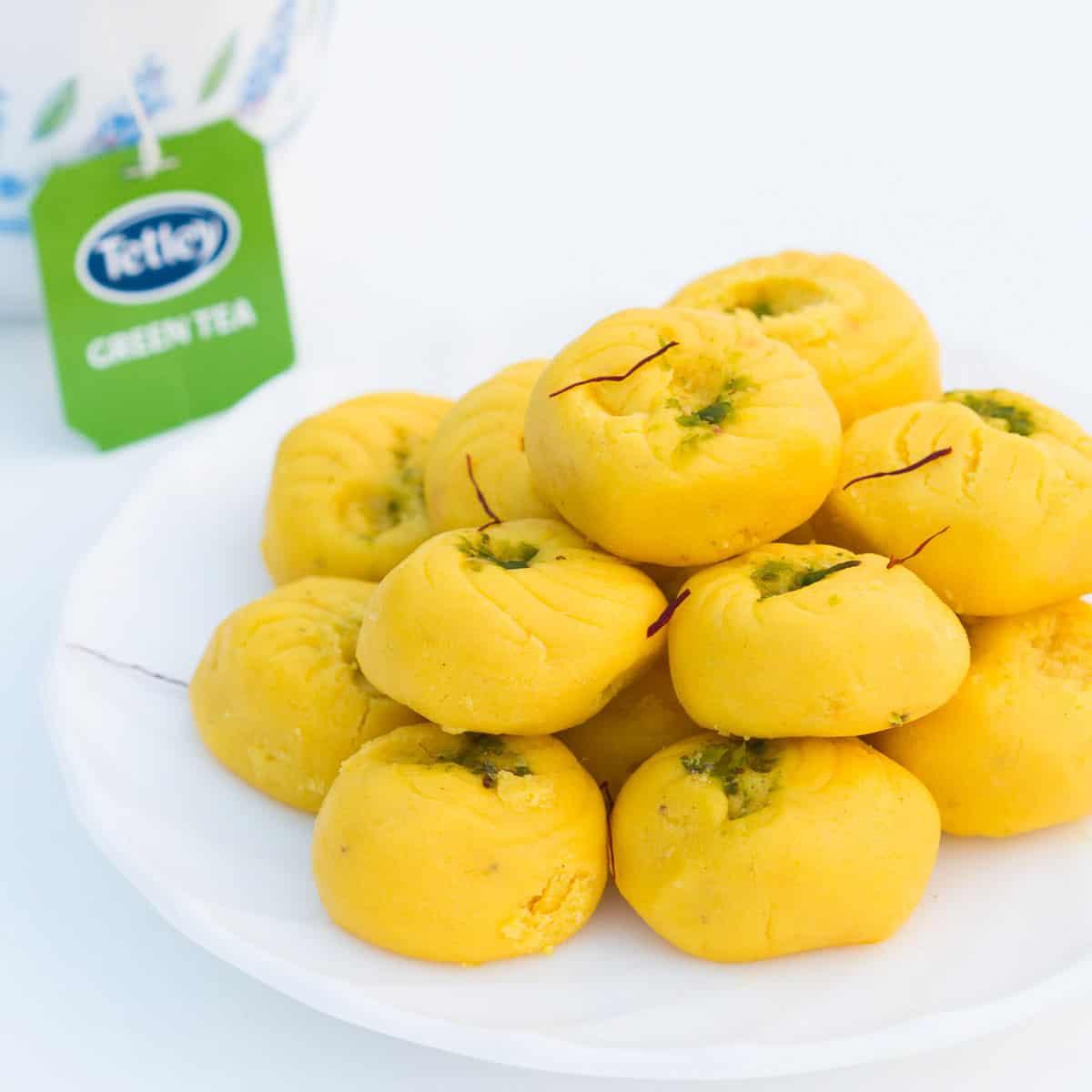 Easy Kesar Pedas
