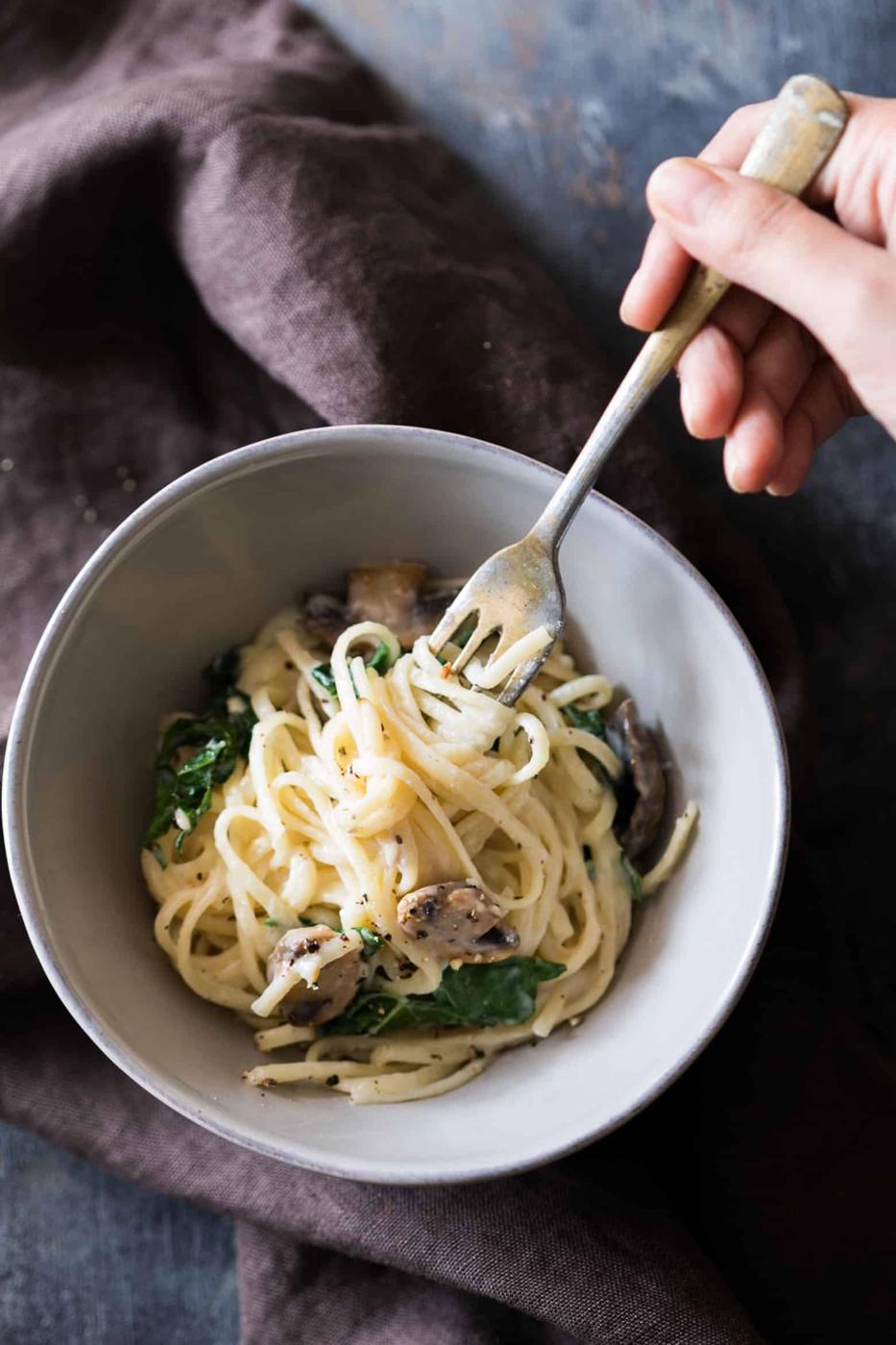 Creamy Lemon Mushroom Kale Linguine Pasta