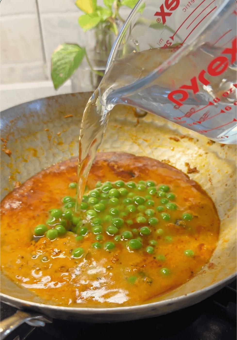 step 3 of making mushroom matar masala