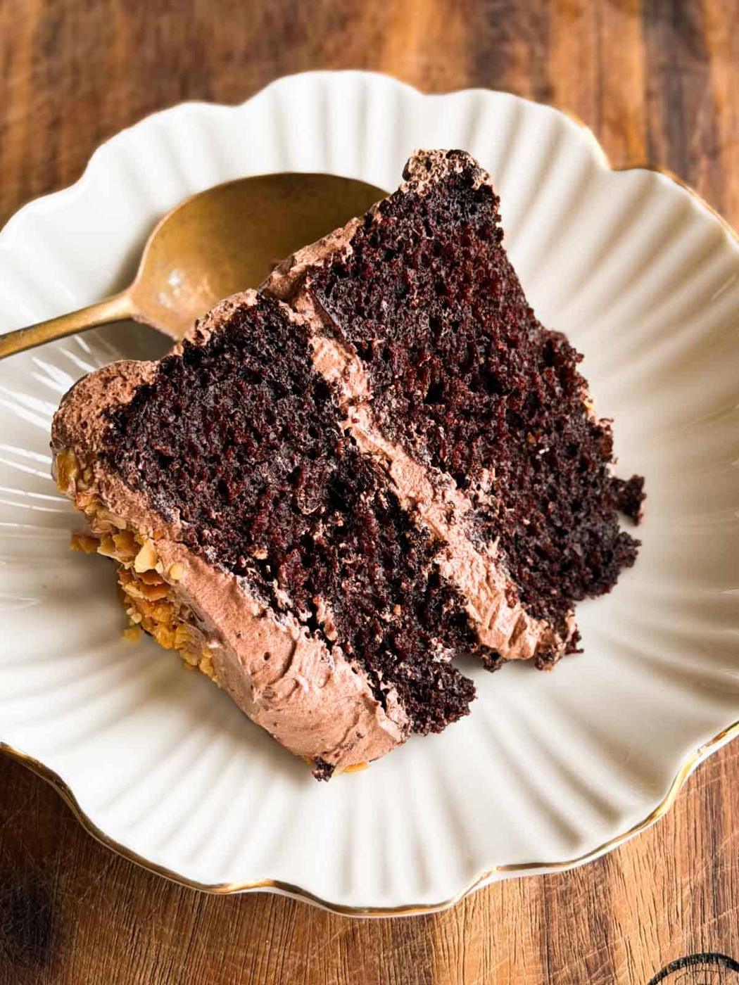 One-Bowl Chocolate Cake (Simple Chocolate Cake Recipe)