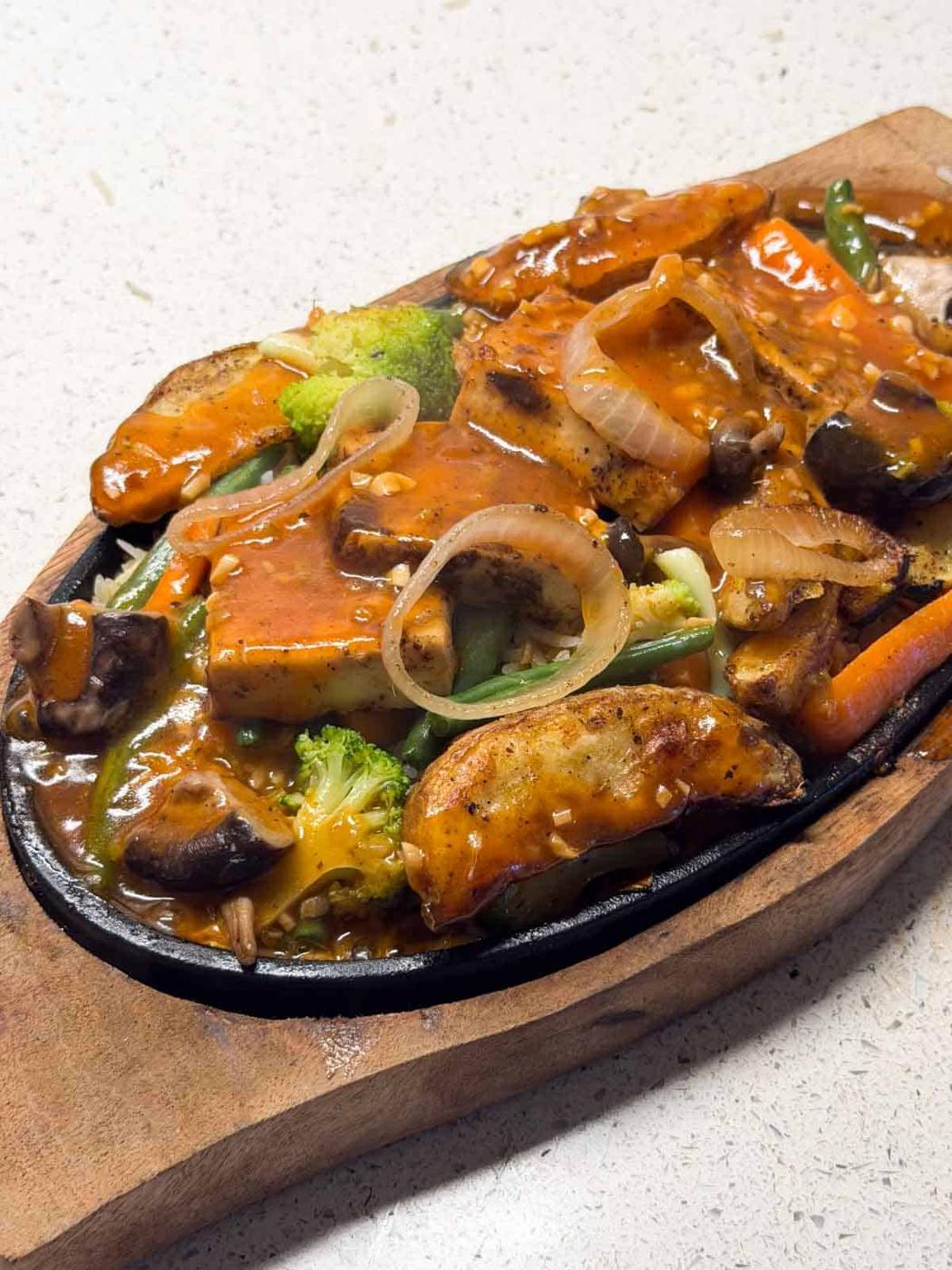 Paneer Sizzler with Shashlik Sauce