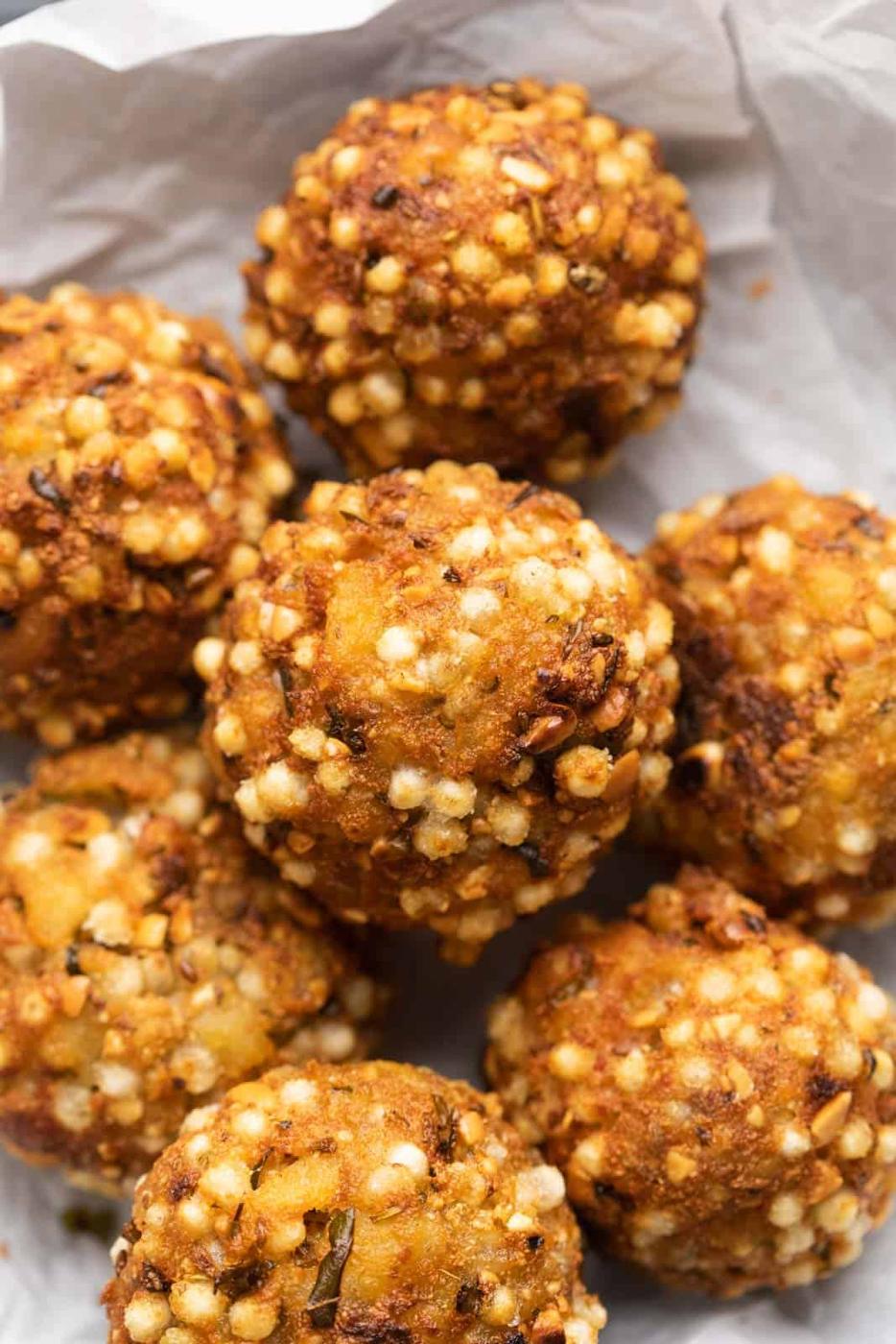 Sabudana Vada stuffed with Paneer