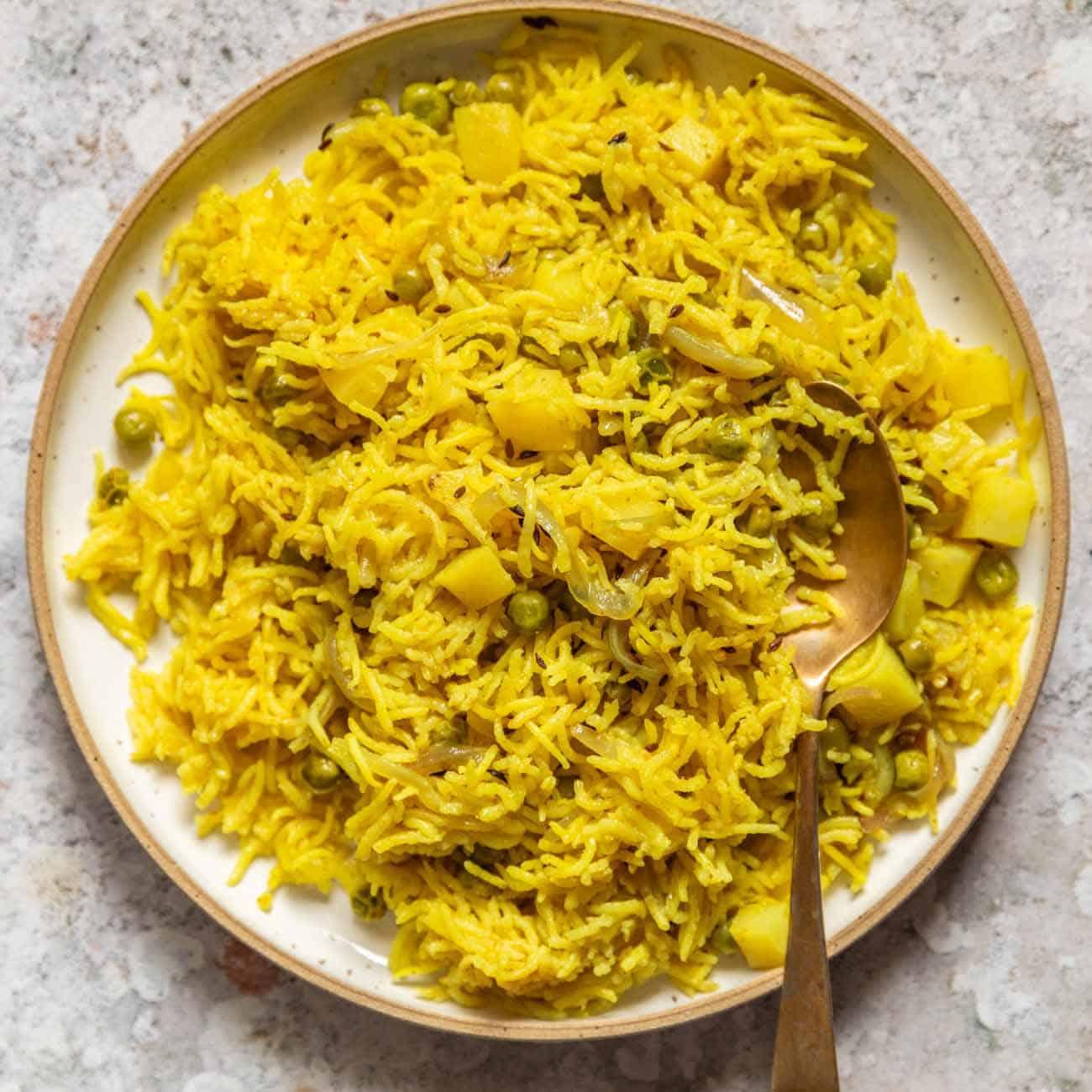 Tahari | Tehri (UP style vegetable pulao or yellow rice)