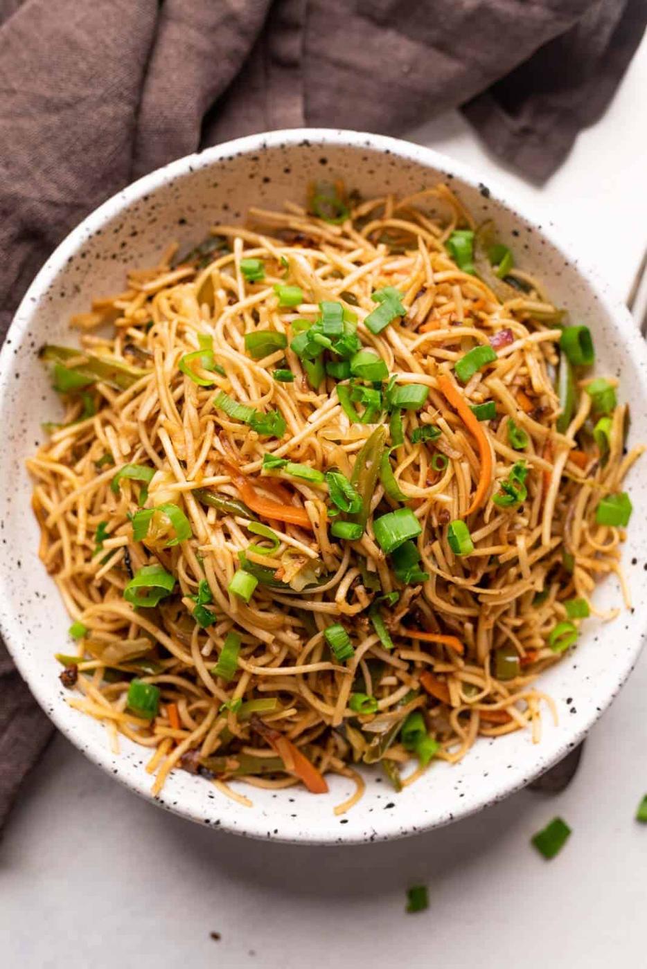 Vegetable Hakka Noodles – Restaurant Style