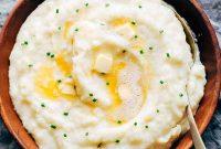 Creamy Instant Pot Garlic Mashed Potatoes