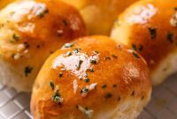 Effortless Air Fryer Dinner Rolls