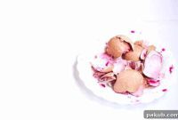 Craft Your Own Naturally Dyed Eggs