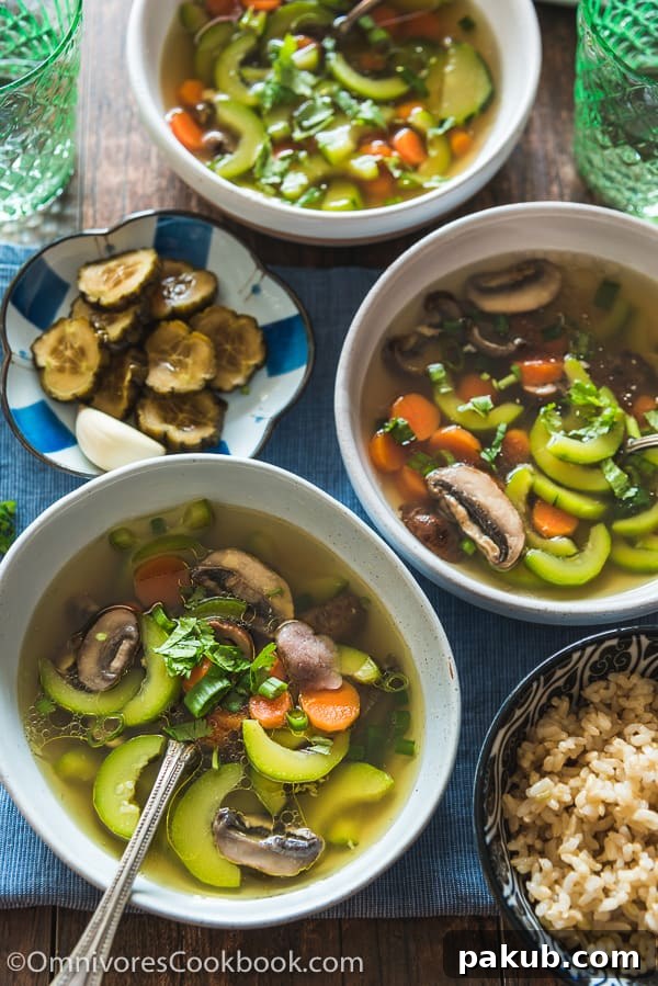 Master Your Instant Pot 21 Recipes for Every Meal 8 Classic homemade chicken soup, prepared quickly and easily in an Instant Pot, perfect for a comforting meal.