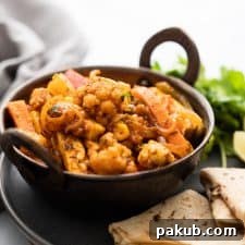 Vegetable Jalfrezi served with rotis