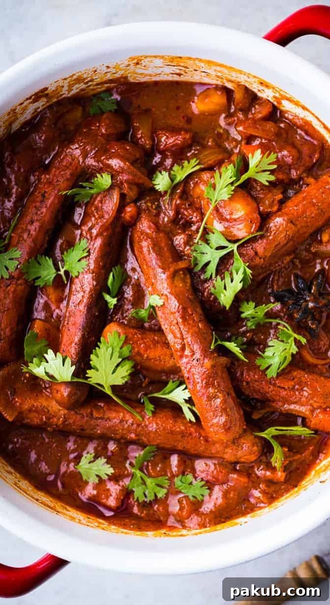 Tek Tencere Köri Kokusu: Sosisli Patates 2 Insanely delicious and super easy recipe for curried sausages and potatoes which needs only one pot and is ready in under 30 minutes!