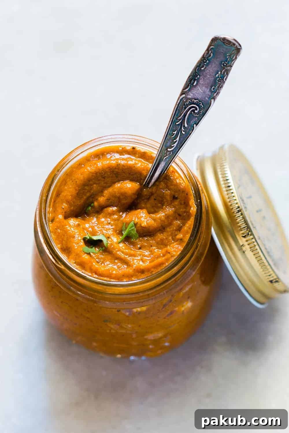 Freezer-Friendly Makhani Base Frozen Indian Makhani Gravy stored in a glass jar for meal prep