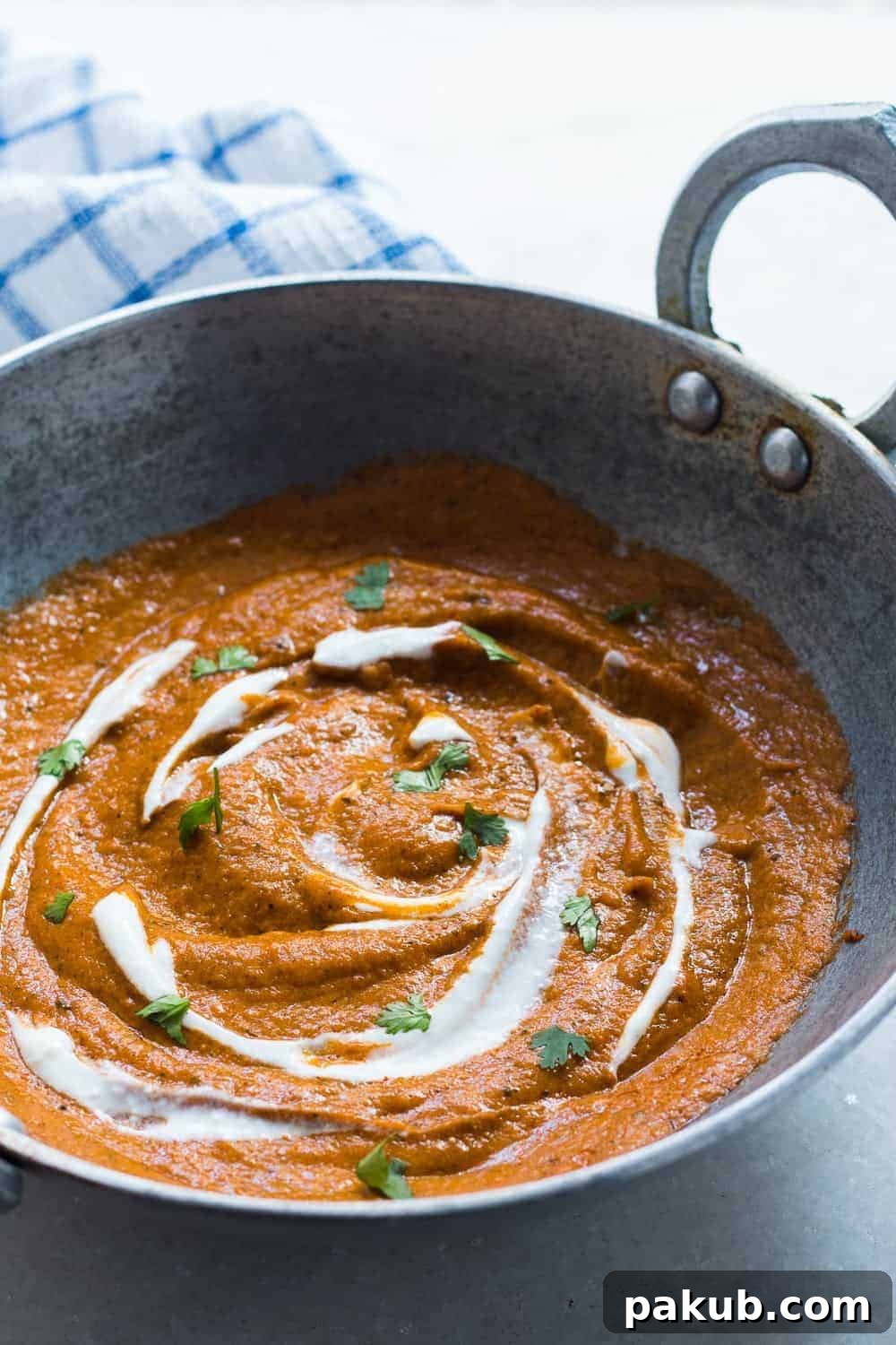 Naturally Colored Makhani Curry The finished, perfectly orange-colored Indian Makhani Gravy
